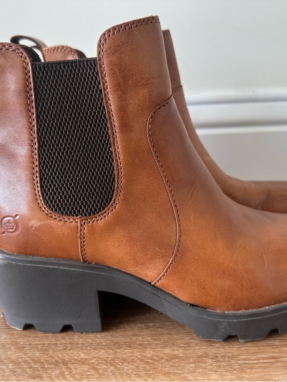 Born Women's Tan Leather Chelsea Ankle Boots - Picture 2 of 7
